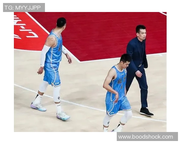 森林3分钟连丢两球老板愤怒退场 看台空座成焦点